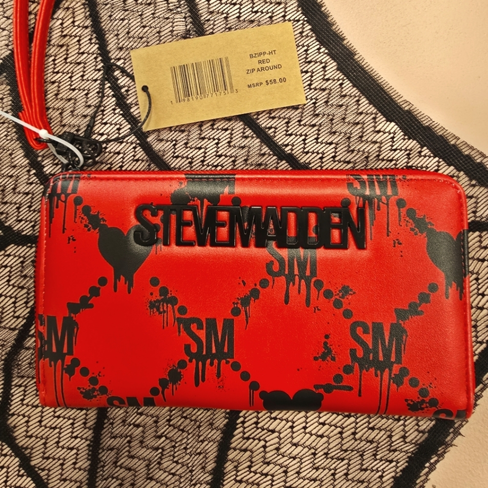 Steve Madden BZIPP-HT Red Halloween Wallet Wristlet Zip Around New!